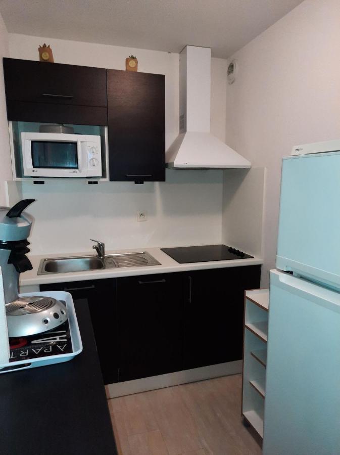 F2 Avec Et Piscine Au Bord Du D 'aureilhan,proche De Mimizan Apartment