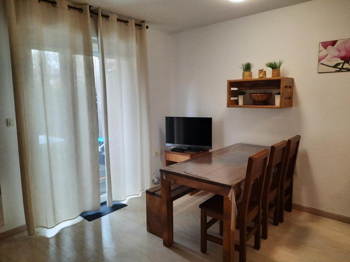 Apartment F2 Avec Et Piscine Au Bord Du D 'aureilhan,proche De Mimizan Aureilhan (Landes)